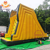 Mur d'escalade gonflable pas cher pour parc de trampoline, usage commercial en intérieur