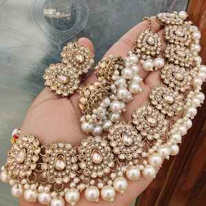 Conjunto de collar de Gargantilla nupcial para mujer con pendientes y joyería de alta calidad Maang Tikka para bodas, ocasiones festivas y fiestas - Product Image 1