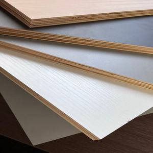 Großhandel Günstige Melamin-Sperrholzplatten Laminiertes Sperrholz - Product Image 1