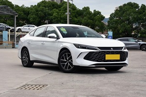 2025 Byd Qin L EV Vehículos de nueva energía 470km 545km de largo alcance Pure Electric 4 puertas 5 plazas Sedan RWD - Product Image 4