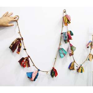 Guirnalda de Yute Hecha a Mano con Campanas en Hilo, Guirnaldas y Coronas Decorativas para Bodas - Product Image 6