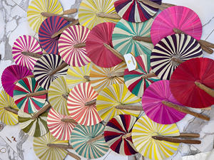 Éventail en feuilles de palmier naturelles, feuillage de palmier séché tissé, accessoire léger à tenir à la main pour la décoration de fête de jardin, fabriqué au Vietnam - Product Image 4