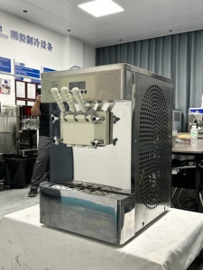 Commerciële softijsmachine van roestvrij staal, 2+1 gemengde smaken, 3D-spuitmondjes, professionele kwaliteit - Product Image 2