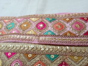 ที่กำหนดเองทำหลายสีริบบิ้นปักในรูปแบบทางเรขาคณิตเหมาะสำหรับใช้ในชุดเด็ก - Product Image 4