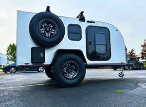 Nouvelle Mini Caravane de Voyage Tout-Terrain à Double Essieu avec Lits Superposés Triples, Luxe et Mobile - Product Image 4