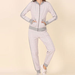 Ensemble de survêtement pour femmes de bonne qualité, tendance, avec logo personnalisé, survêtement léger pour femmes - Product Image 1