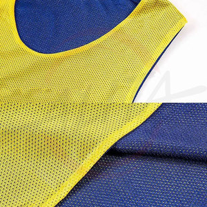 Reversible <b>Training</b> <b>Vests</b> Two Sides Sports <b>Vest</b> <b>Football</b> Jersey Pinnies for Soccer Sports Team Reversible <b>Training</b> Bibs - Product Image 5