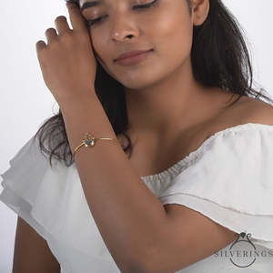 Silverings Pulsera Ajustable de Plata de Ley 925 con Hamsa de la Suerte y Labradorita Dorada con Engaste de Bisel, Regalo - Product Image 3