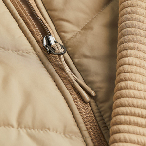 Prix d'usine OEM – Manteau d'hiver matelassé personnalisé pour femme, respirant, avec capuche amovible, fabriqué au Pakistan - Product Image 3