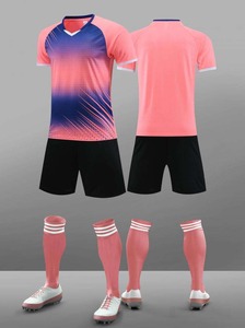 Camiseta deportiva transpirable de poliéster de alta calidad para hombre, conjunto de uniforme de fútbol Deportivo con sublimación personalizada y su nombre de marca - Product Image 4