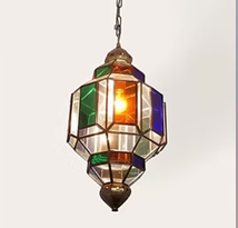 Il s'agit d'une lampe marocaine ronde et percée en laiton avec un beau motif d'ombre festonnée, disponible au prix de gros - Product Image 4