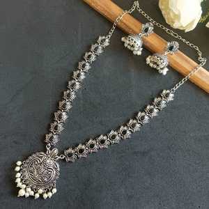 Fabrication de bijoux tour de cou oxydé indien Antique Boho Faux Pearl Lotus Crystal Collier Jhumka Dangle Boucles d'oreilles pour femmes - Product Image 2