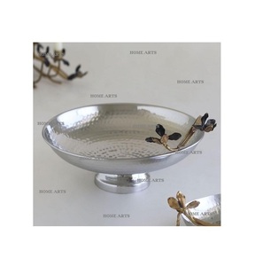 Ensemble de bols à dessert martelés en aluminium au design attrayant de 2 bols à nourriture décoratifs de différentes tailles pour la maison et l'hôtel - Product Image 5