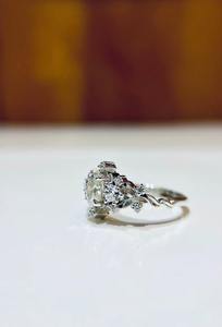 Anillo de diamante de plata de ley de lujo de excelente calidad, joyería de compromiso personalizada para mujer disponible a precio de fábrica - Product Image 2