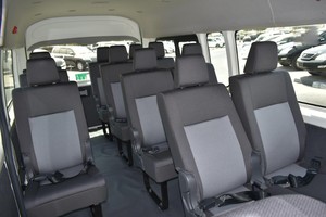 Minibús Toyota Hiace 2021 Usado, Muy Limpio y en Perfecto Estado, Volante a la Izquierda, Transmisión Manual, Motor de Gasolina, Disponible para la Venta - Product Image 6