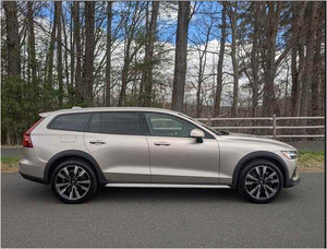 2016 Assez UTILISÉ V o I v o v60 T5 Drive - Product Image 2