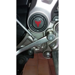 Adesivi per moto 2 Adesivi rotondi 3D da 25 mm per YAMAHA MOTO MT-07 Trasparente-Rosso - Product Image 3