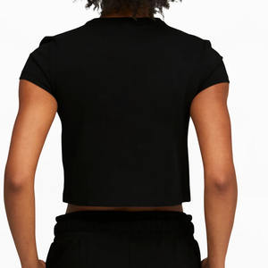 T-shirt pour femme, design confortable et extensible, essentiel pour l'été, vêtements durables de qualité supérieure, tissu en coton respirant, respectueux de l'environnement - Product Image 2