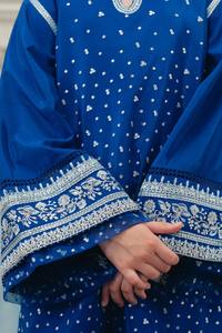 Charmant Lehenga Choli traditionnel pakistanais pour filles, brodé, en tissu acrylique, style formel, multifonctionnel pour les fêtes - Product Image 3