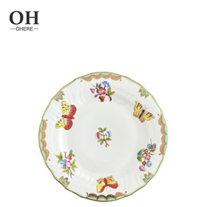 <span class=keywords><strong>Service</strong></span> <span class=keywords><strong>de</strong></span> <span class=keywords><strong>table</strong></span> en porcelaine fine <span class=keywords><strong>de</strong></span> luxe vert or, motif papillon, location pour mariage et événements, assiettes en céramique à bord doré - Product Image 4