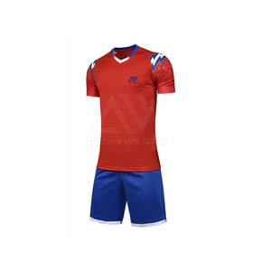 Maillot d'entraînement de football AFIFA WEARS 2024 personnalisé de haute qualité 100 % polyester, style haut de gamme, uniforme d'équipe de football avec le nom 'Tracksuit' - Product Image 1