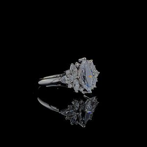 Anillo de Compromiso Cristiano de Lujo con Moissanita de Corte Princesa de 1.0 CT con Certificación IGI, Plata de Ley para Bodas y Fiestas de Mujeres - Product Image 3