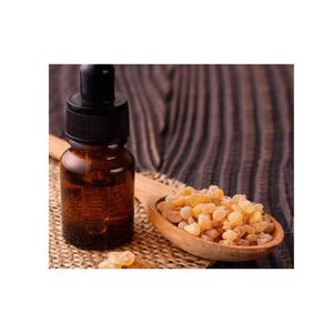 Aceite esencial de incienso de la mejor calidad de Grado Superior prensado en frío suministro al por mayor a granel - Product Image 1