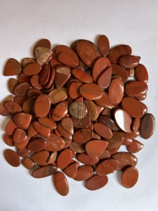 แจสเปอร์หลังเบี้ยสีแดงธรรมชาติเกรด AAA 100% จี้อัญมณีหลวมตามสั่งขนาดต่างๆเครื่องประดับพลอยรูปร่างผสมทำจากบุคคลที่สาม - Product Image 3