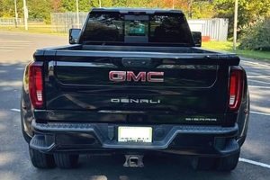 GMC Sierra 3500HD 2021, Extremadamente Limpio, Volante a la Derecha/Izquierda, Turbodiésel V8, Equipamiento de Alta Gama, Listo para Entrega - Product Image 5