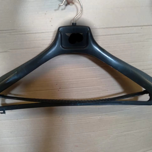 Organisateur de vêtements en plastique de qualité supérieure cintres de garde-robe pratiques avec tiroirs de rangement pour suspendre facilement les vêtements - Product Image 1