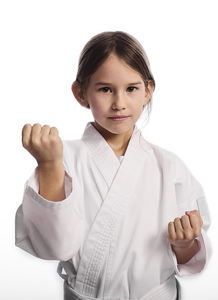 ชุดคาราเต้แบบขายส่ง ปรับแต่งได้ สำหรับโรงเรียนโดโจ ผ้าฝ้ายทนทาน เย็บตะเข็บเสริม ระบายอากาศได้ดี มีตัวเลือกโลโก้ด้านหน้า - Product Image 2