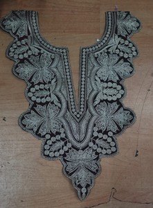 Motifs de cou brodés personnalisés pour dames costumes patchs en tissu imprimé de style cousu pour t-shirts, robes et vêtements - Product Image 4