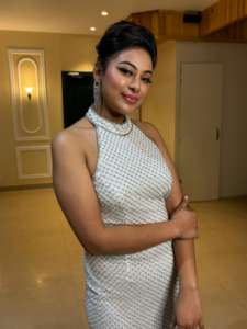 Robe de mariée élégante et sexy ornée de perles, robe dos nu sans manches de grande taille avec longue jupe en dentelle - Product Image 4