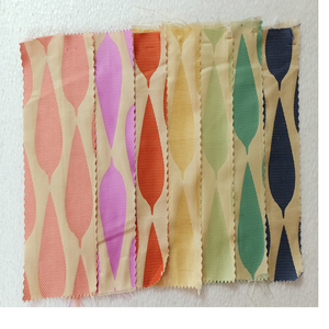 Brocado de Seda Banarasi Multicolor de Lujo - Tela Vibrante y Ornamentada para la Alta Costura Árabe - Product Image 1