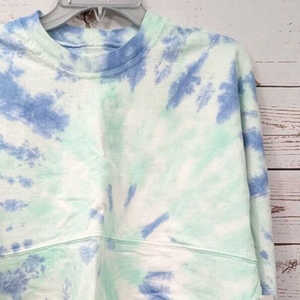 Camiseta de manga corta con cuello redondo en contraste de color Top corto holgado para mujer - Product Image 4