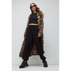 กางเกงจ็อกเกอร์ผ้าโมดอลสัมผัสนุ่ม ไม่ยับ ผ้าเรียบลื่นเหมือนผ้าไหม เหมาะสำหรับกิจกรรมกลางแจ้ง - Product Image 4