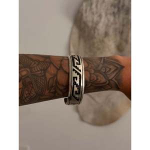 Pulsera de plata de ley T&R Singer, estilo moderno - Product Image 1