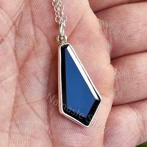 Collar con Colgante de Ataúd de Plata de Ley Hecho a Mano con Piedra de Ónix Negra, Cadena Gótica, Collar de Ataúd Negro Único - Product Image 1