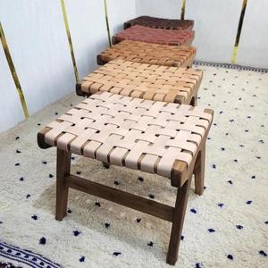 Taburete marroquí hecho a mano, puf otomano, cojín decorativo bohemio, reposapiés tradicional bereber, muebles para la sala de estar. - Product Image 1