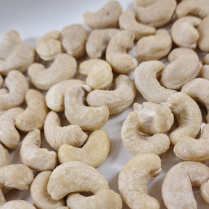 เมล็ดมะม่วงหิมพานต์ Kaju badam santigo WW450เม็ดมะม่วงหิมพานต์ดิบจำนวนมากผู้จำหน่ายที่เชื่อถือได้ - Product Image 1