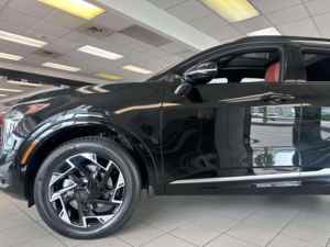 SUV Eléctrico Compacto L4 Versión Flagship 2.0T 2WD Modelo 2024 2025 de Gran Venta con Autonomía de 601-700 km y Potencia de Motor de 200-250kW - Product Image 3