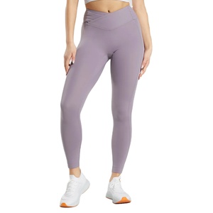 Logotipo personalizado bordado Última colección Leggings ligeros de las mujeres Leggings transpirables y ligeros de las mujeres - Product Image 1