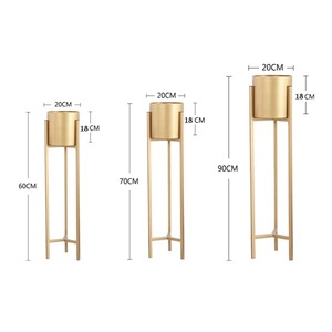 Support décoratif en métal pour fleurs avec jardinière Couleur or Lot de 3 support pour pots de fleurs intérieur/extérieur en métal et support au sol - Product Image 2
