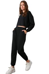 Premium Women Street Culture Custom Pullover Chándal para mujer Ropa deportiva al aire libre Ropa para invierno - Product Image 4