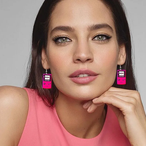 ต่างหูแบบคลาสสิกที่น่ารัก ออกแบบในสไตล์ตุ๊กตาตัวการ์ตูนพร้อมลวดลายพิมพ์รูปหัวใจ - Product Image 4