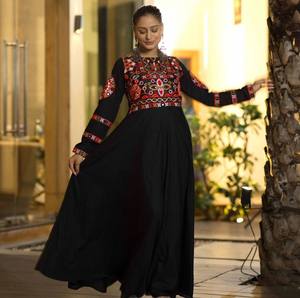 Robe traditionnelle indienne Georgette avec broderie de paillettes Zari numéro de modèle fantaisie Salwar Kameez costume vêtements pakistanais - Product Image 2