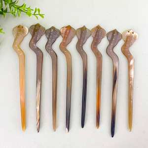 Conception personnalisée sculpté Technique corne pinces à cheveux artisanat naturel décoration de cheveux - Product Image 1