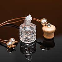 Flacon de parfum de voiture en verre avec couvercle en bois vente en gros mini bouteille de parfum bouteille de diffuseur de voiture