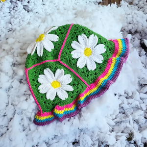 Sombrero de Pescador Verde Tejido con Flores de Margarita para Adultos, Accesorio Casual de Ganchillo para Mujer, Ideal para Viajes, Ciclismo, Festivales y Playa - Product Image 1