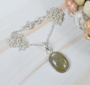 Colgante de cadena de piedras preciosas de Plata de Ley 925 labradorita con o sin cadena colgante de forma redonda regalo de joyería hecho a mano para niñas - Product Image 4